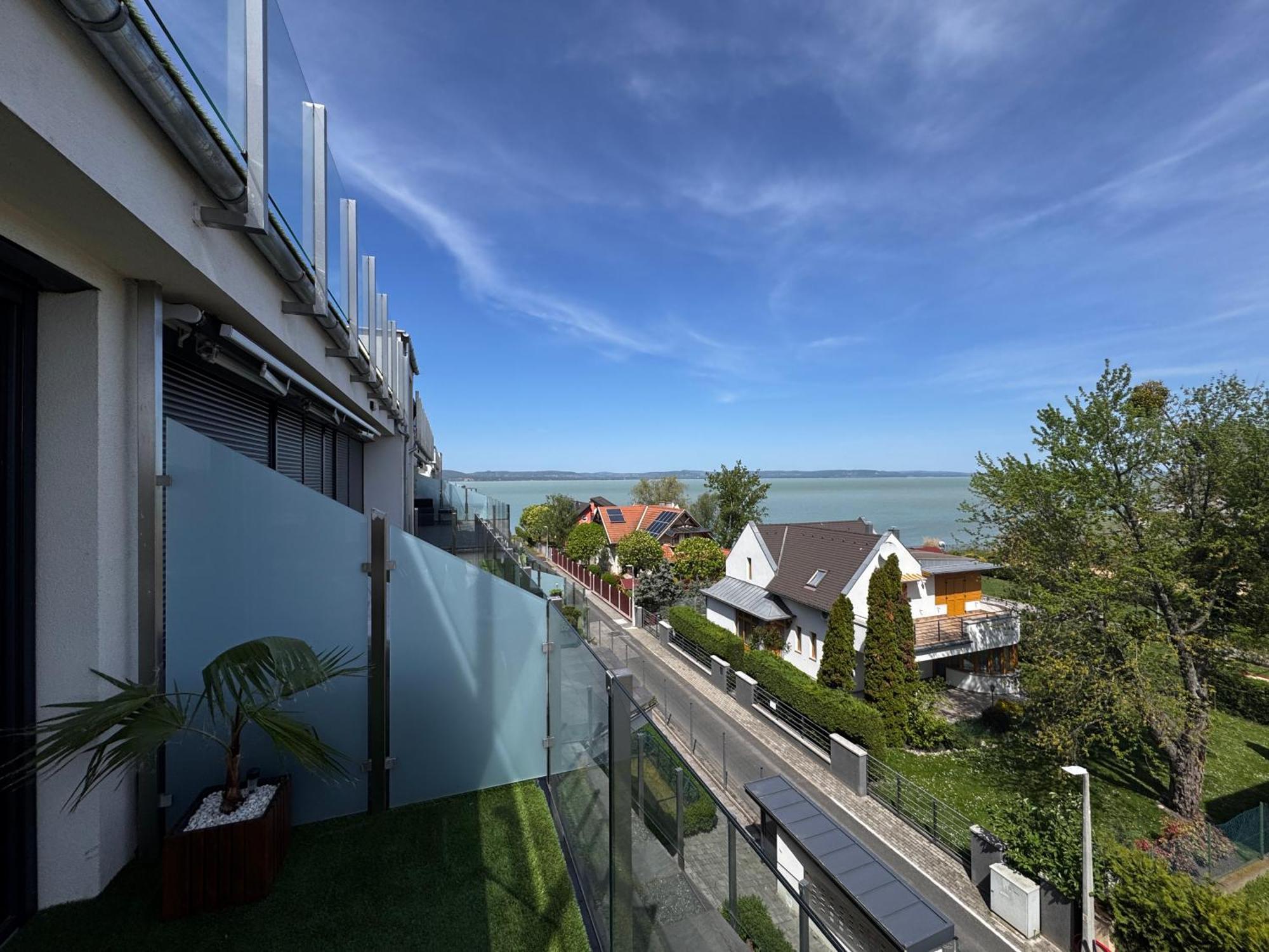 Bárdo Apartman Balatonlelle Exterior foto